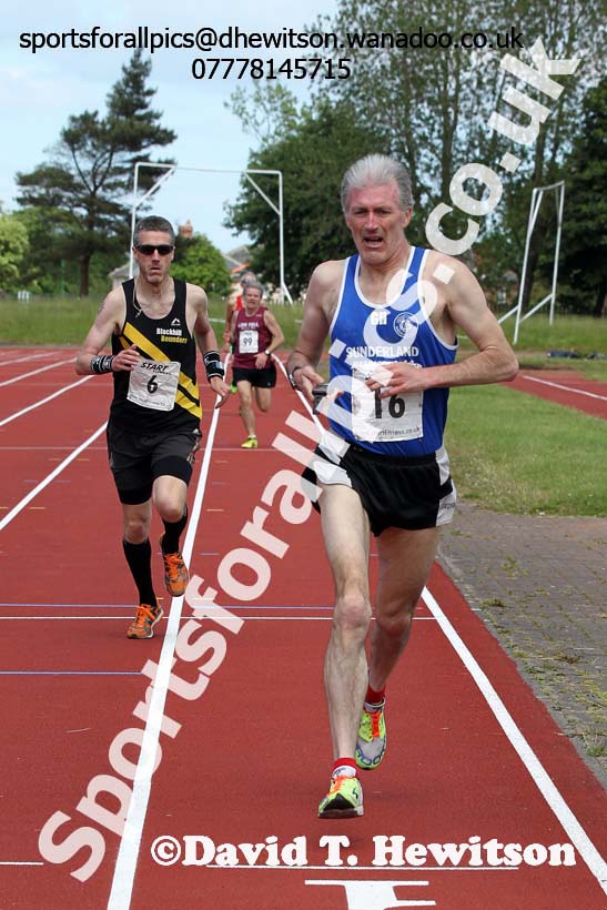 800 metres, North East Masters Champs, Monkton Stadium,  Jarrow. Photo: David T. Hewitson/Sports for All Pics